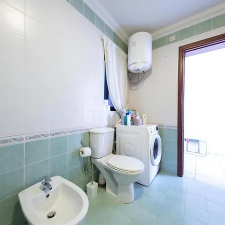 2bd Cosy With Spacious Balcony - Close To Bugibba 아파트