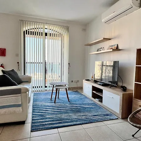 2bd Cosy With Spacious Balcony - Close To Bugibba *
