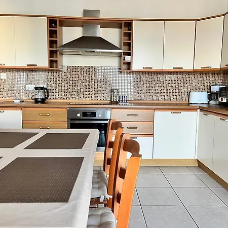 2bd Cosy With Spacious Balcony - Close To Bugibba 아파트