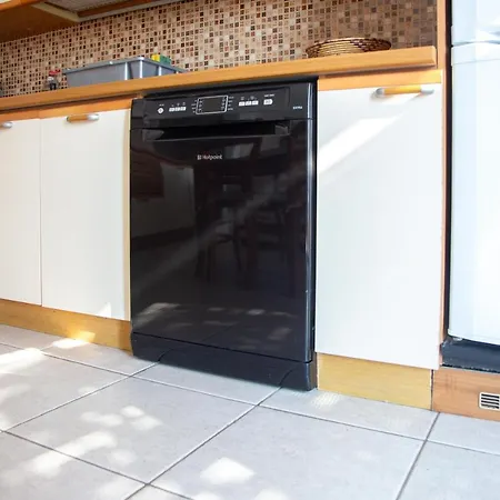 2bd Cosy With Spacious Balcony - Close To Bugibba San Pawl il-Baħar