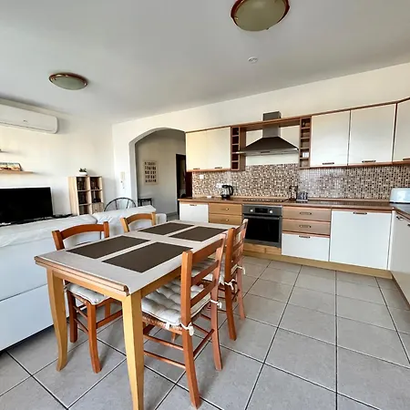 Apartman 2bd Cosy With Spacious Balcony - Close To Bugibba *